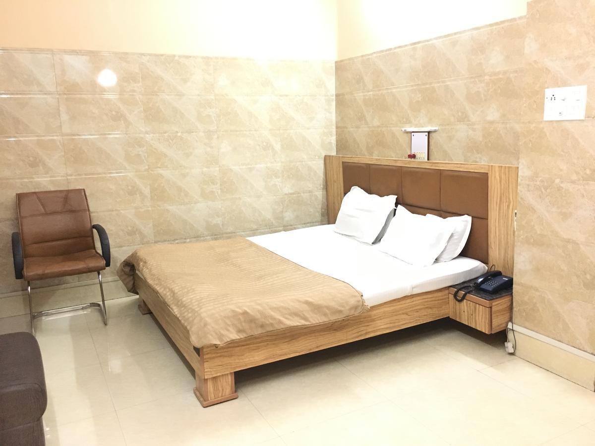 Nalanda Hotel Джамшедпур Экстерьер фото
